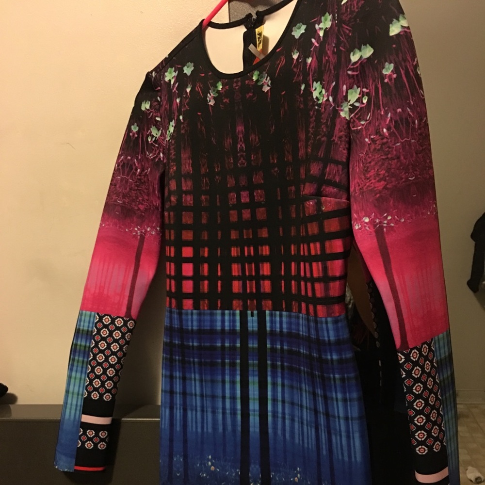 Dress - Picture 1 of 2